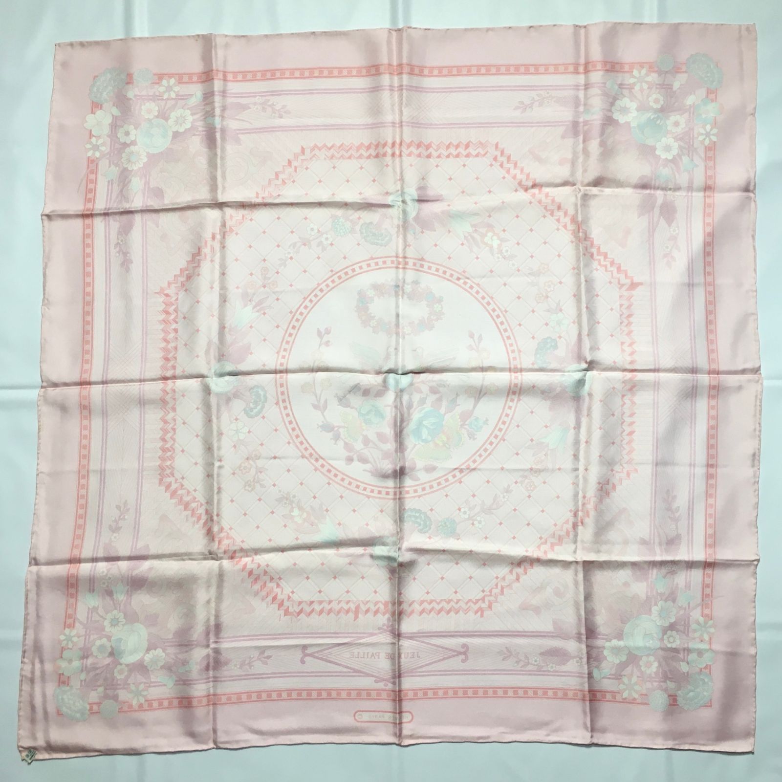 HERMESエルメス　カレ90ピンク　タグ付きシルク 楽天市場】【送料無料】【本物】HERMES☆エルメス☆カレ90