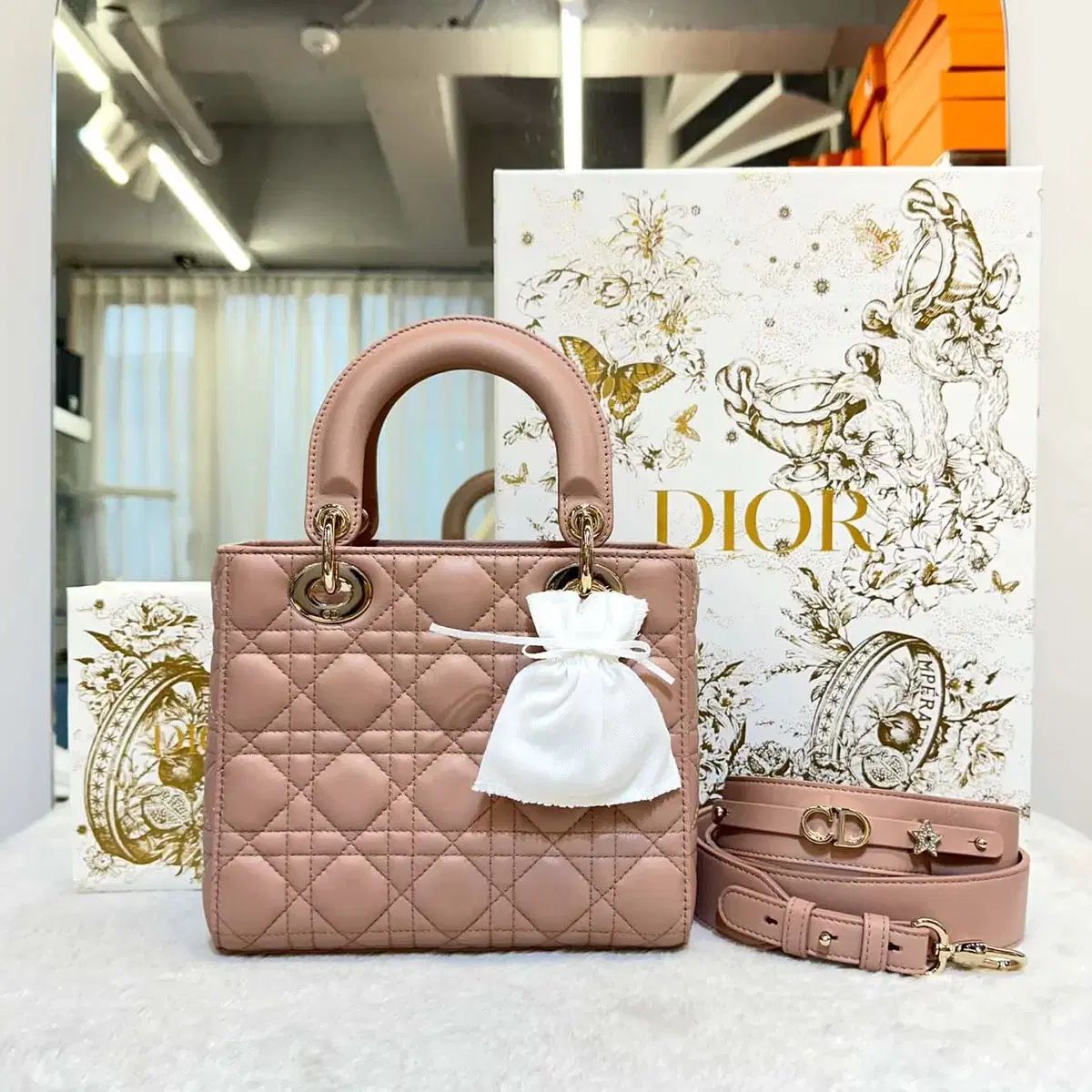 新品 Dior(ディオール) レディディオール スモール 赤面 M0538CAL ー 