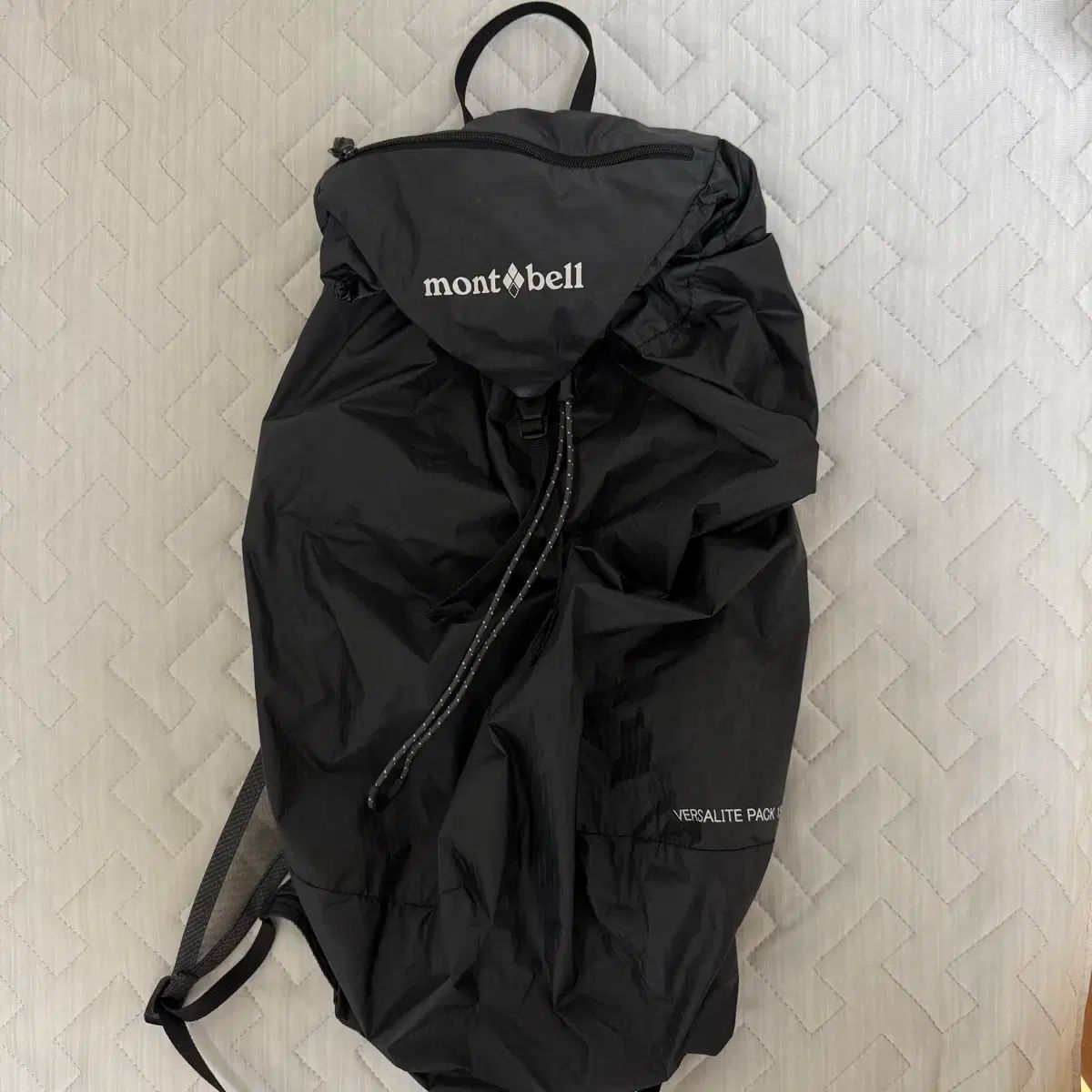 mont bell モンベル バーサライト 15 ガンメタル