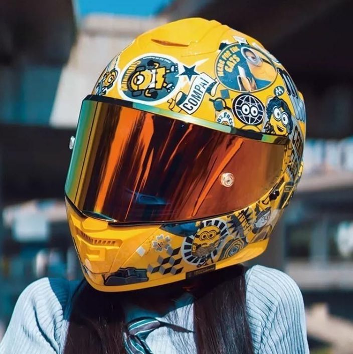 ミニオンズ キャラクターレディースフルフェイスヘルメット ホワイトヘルメット男女兼用 メガネ対応 S〜3XL