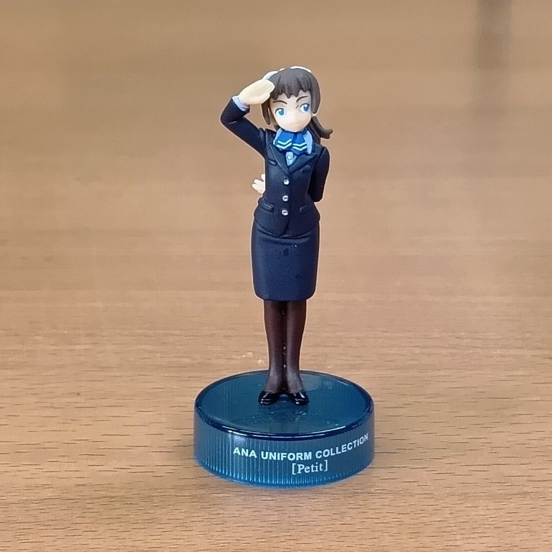 フィギュアケース入り　ANA ユニフォーム　コレクション 海洋堂 ANAユニフォームコレクション 8種 セット - メルカリ