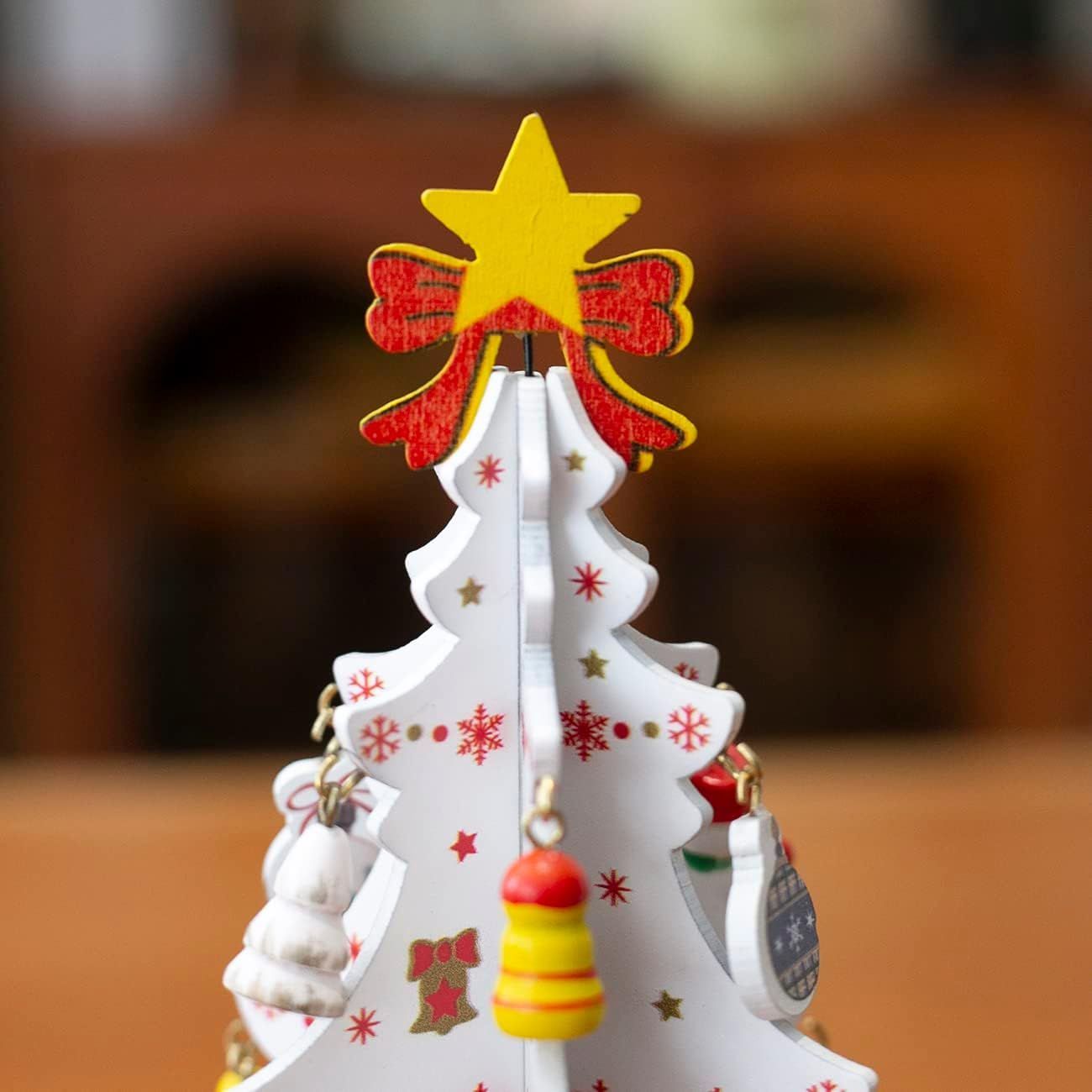 カラフルな人工クリスマスツリー カラフルな人工クリスマスツリー