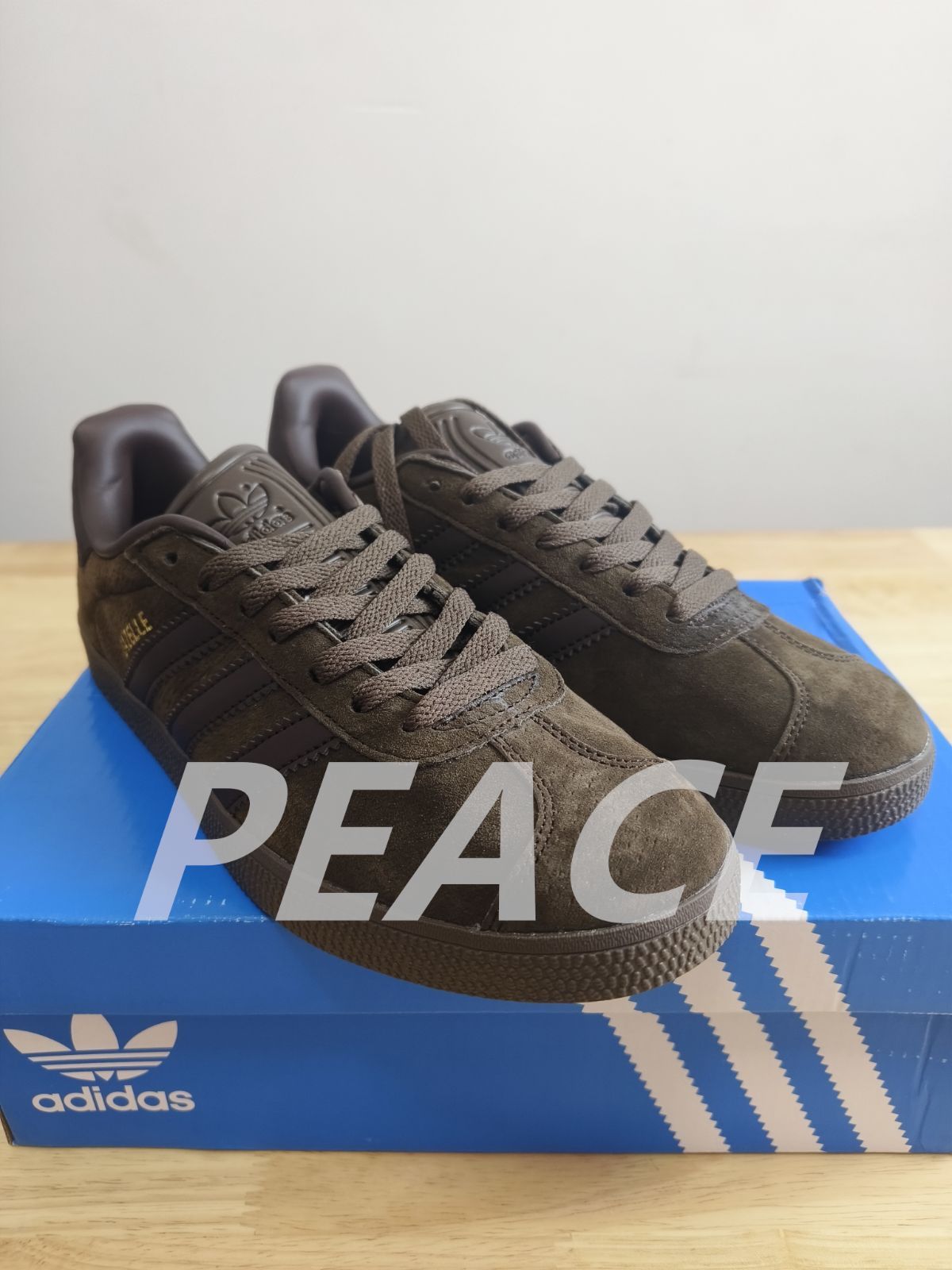 未使用 adidas gazelle ブラウン IG4989  箱付き