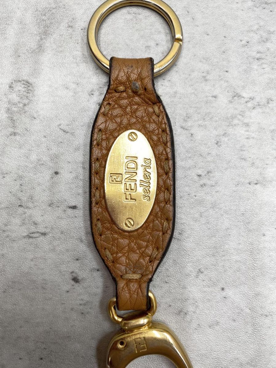 FENDI フェンディ セレリア レザー キーホルダー バッグチャーム 楽天市場】【中古】FENDI フェンディ キーホルダー ボルドー