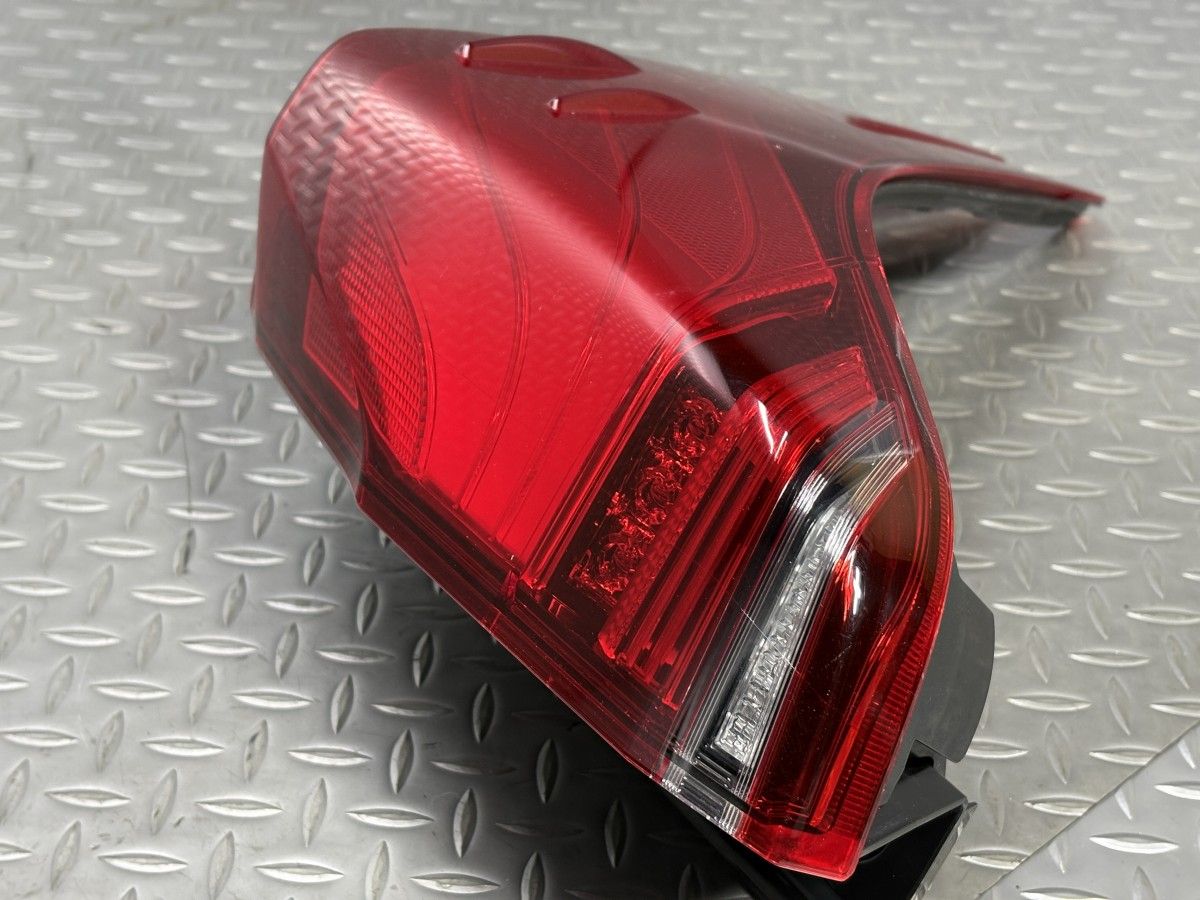 送料無料【シーケンシャル】30系 アルファード 後期 純正