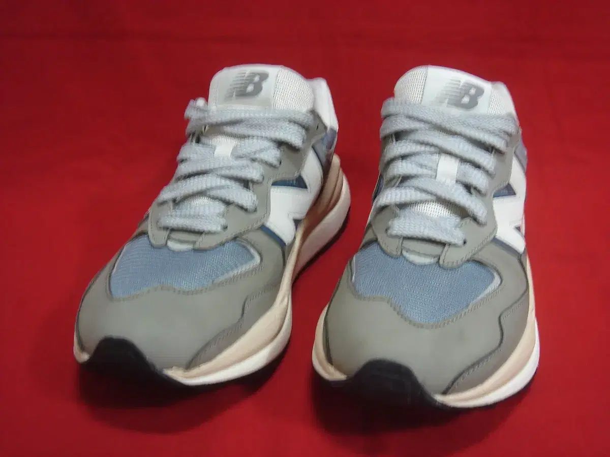 260 New Balance(ニューバランス) 5740 グレー サイズ