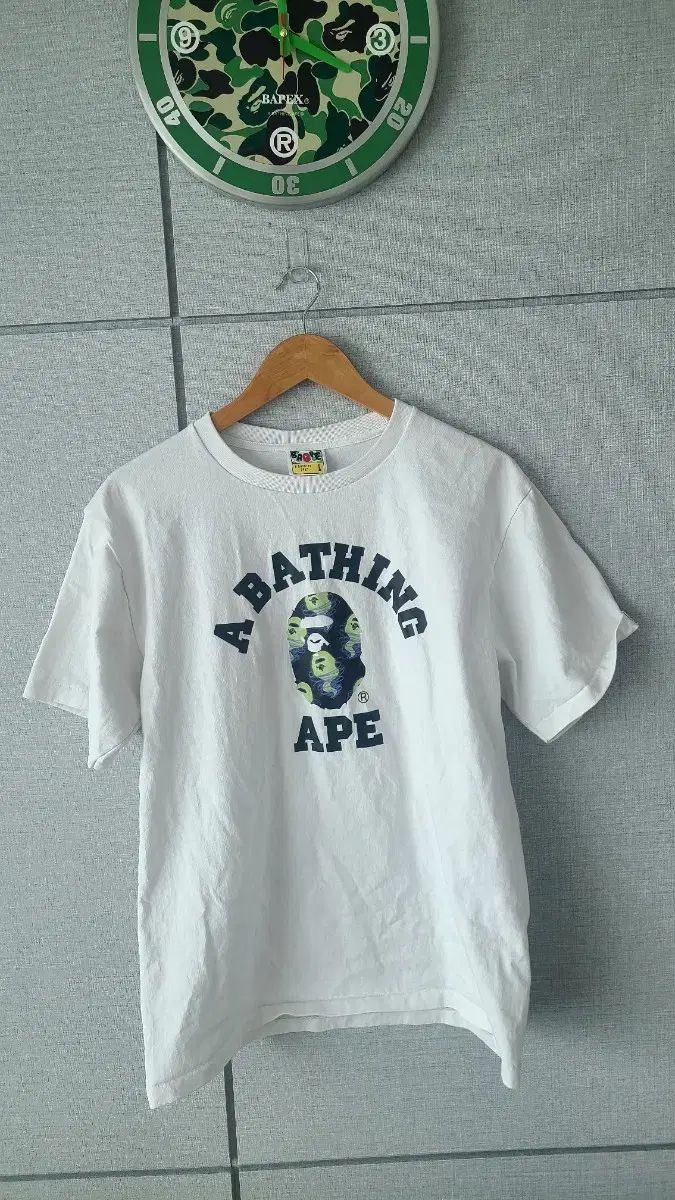 【雷市場（ポンジャン）商品韓国直送】L A BATHING APE(アベイシングエイプ) ストーム カレッジ 半袖Tシャツ