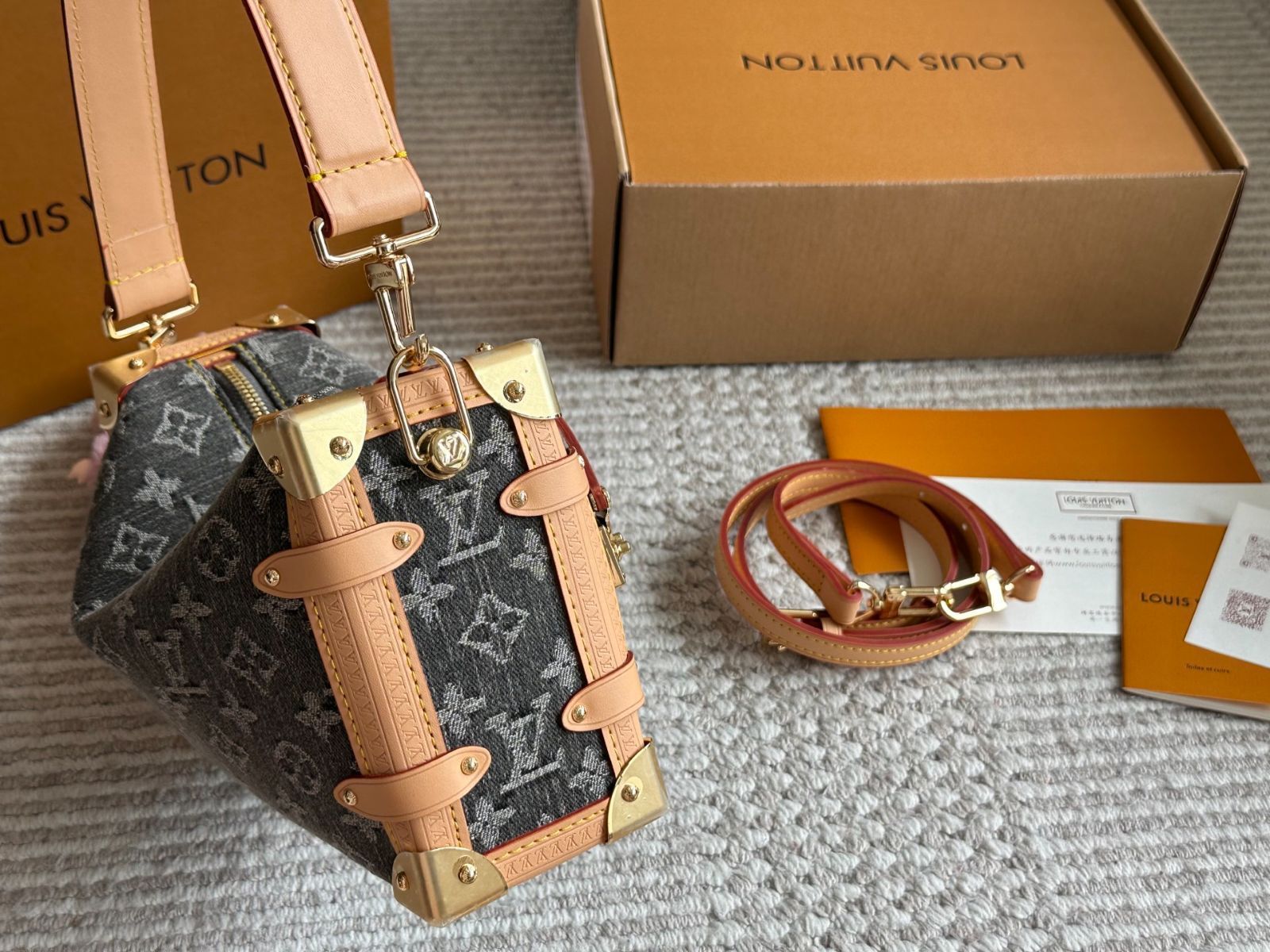 LOUIS VUITTON ブックル　ドレイユ・ブルーミングオリジナルポーチ付 TOD'S TODS トッズ サンダル KATE ケイト XXW70K0IB20MID