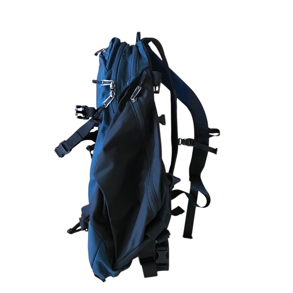 アークテリクス　QUINTIC28 Road Tests :: Arc'teryx Quintic 28 - Carryology