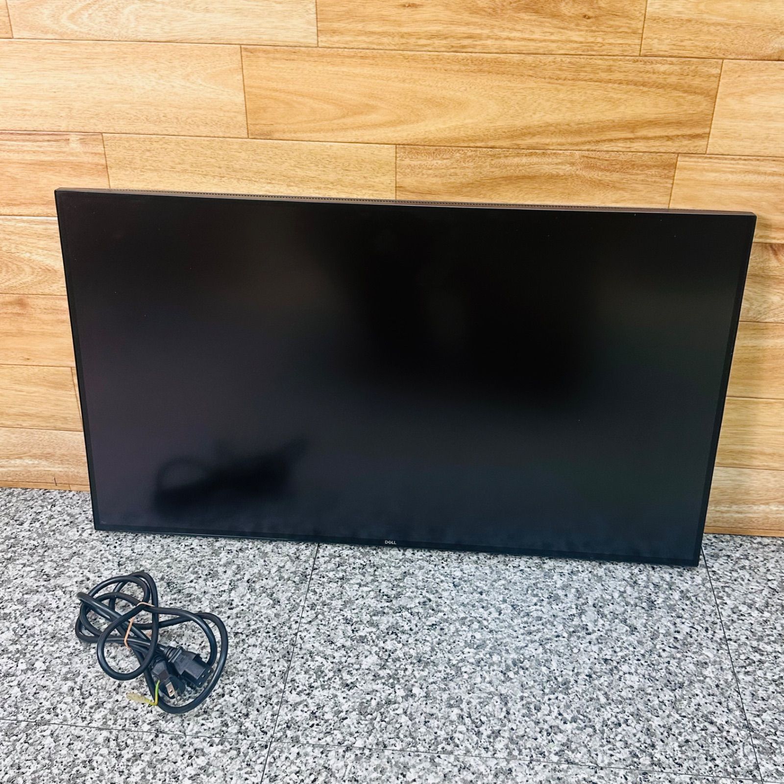 DELL デル U3219Q 画面本体 電源ケーブルのみ 31．5インチ ４Kモニター PC ゲーム モニター