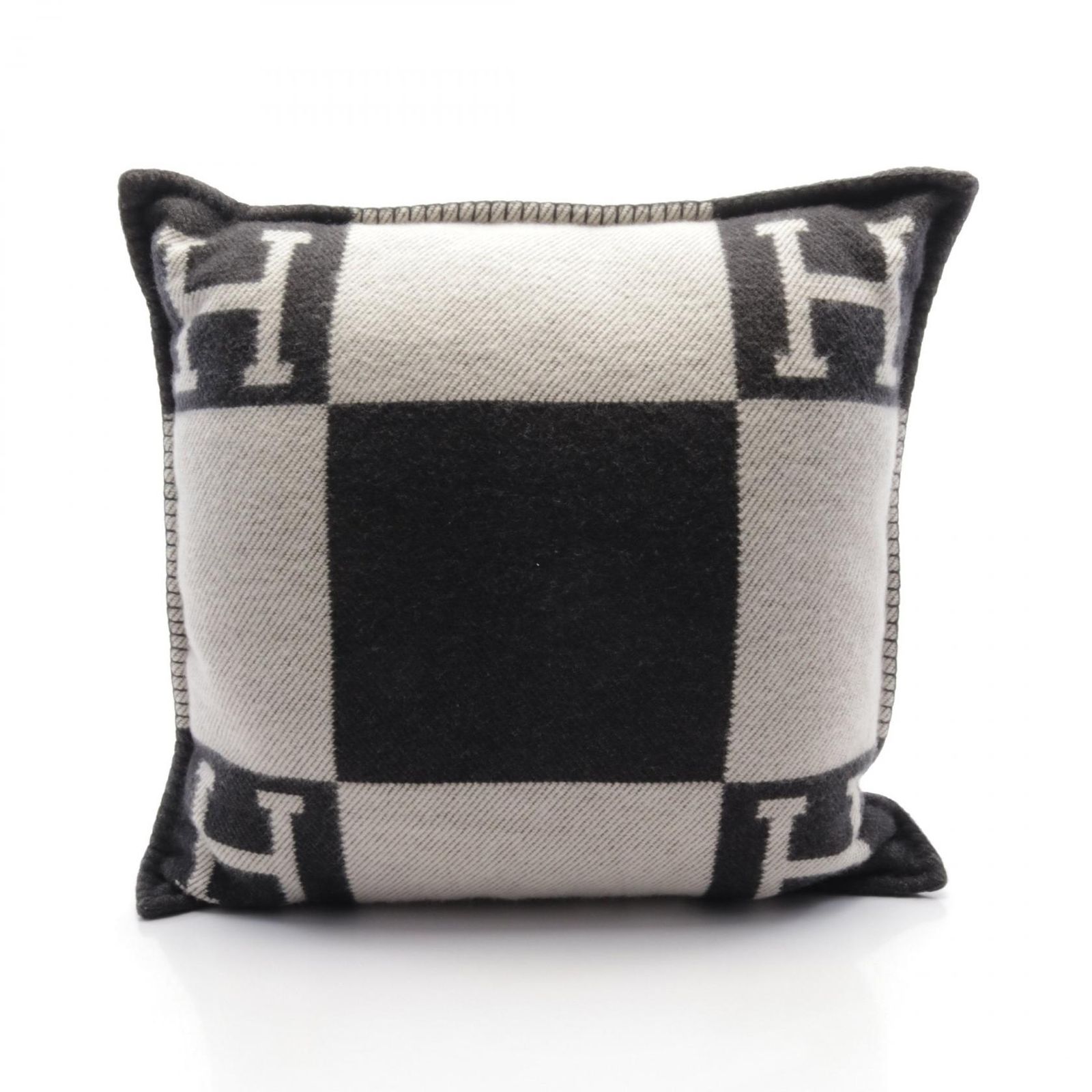 新品未使用エルメス　アヴァロン pm クッション（グレー） エルメス Hermes HERMES クッション アヴァロン CUSHION AVALON PM