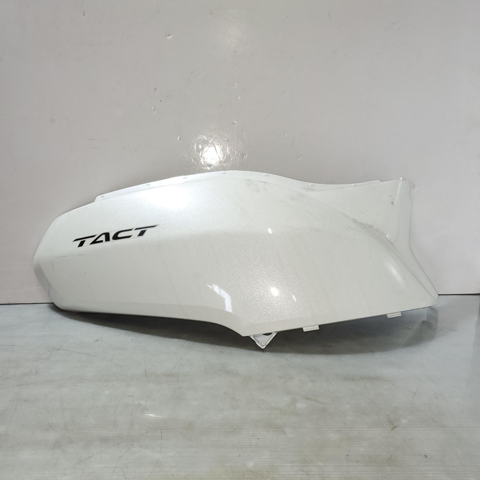HONDA タクト50 AF79 ボディーカバー 右　Tact ホンダ