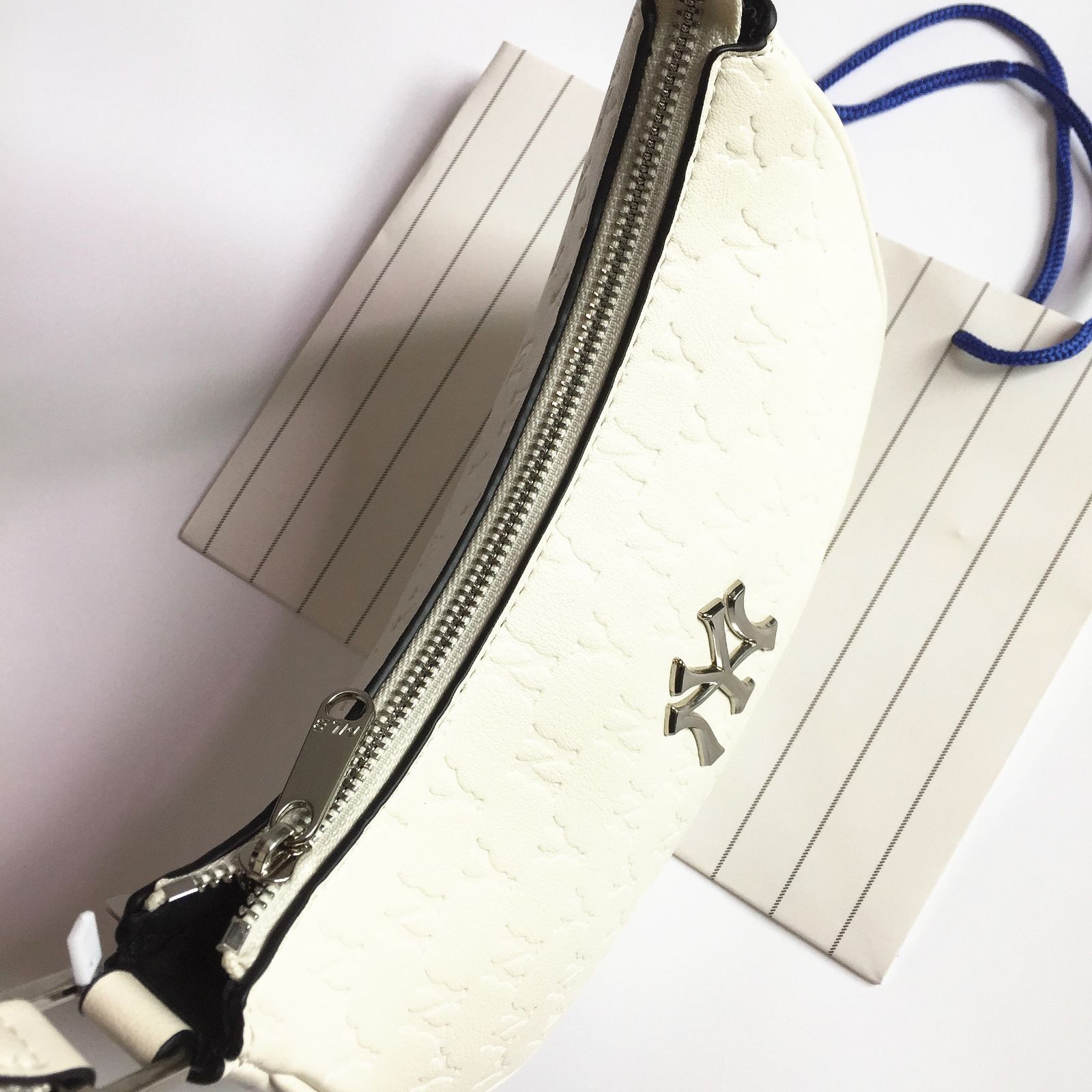 新品 MLB KOREA モノグラムエンボ ホーボーバッグ トートバッグ