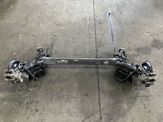 プリウス ZVW30 リアアクスルビーム G 42101-12171 202