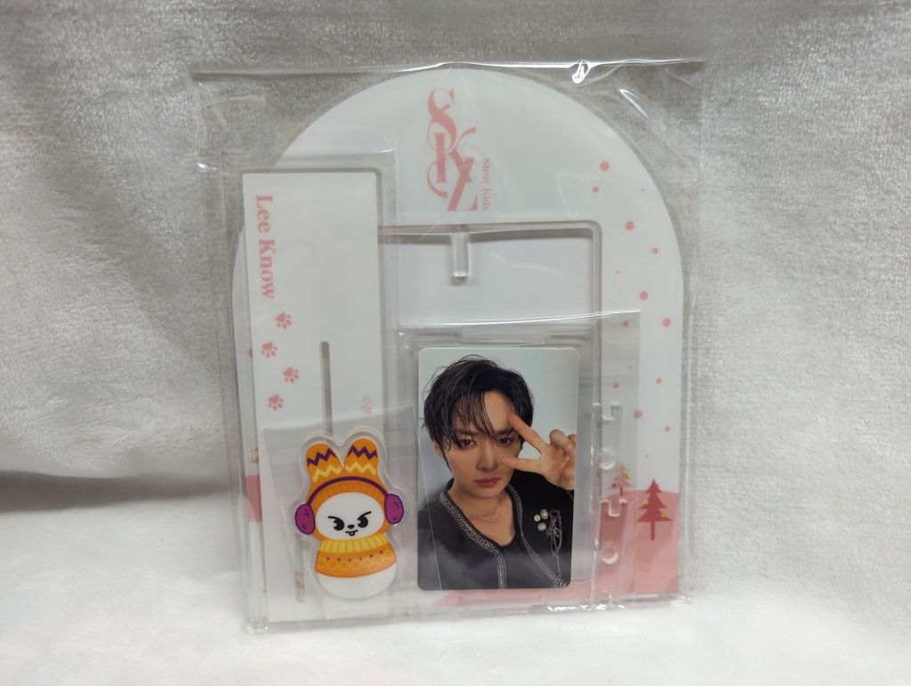 StrayKids 2024 109 XMAS POP UP LeeKnow フォトカードスタンド トレカ付