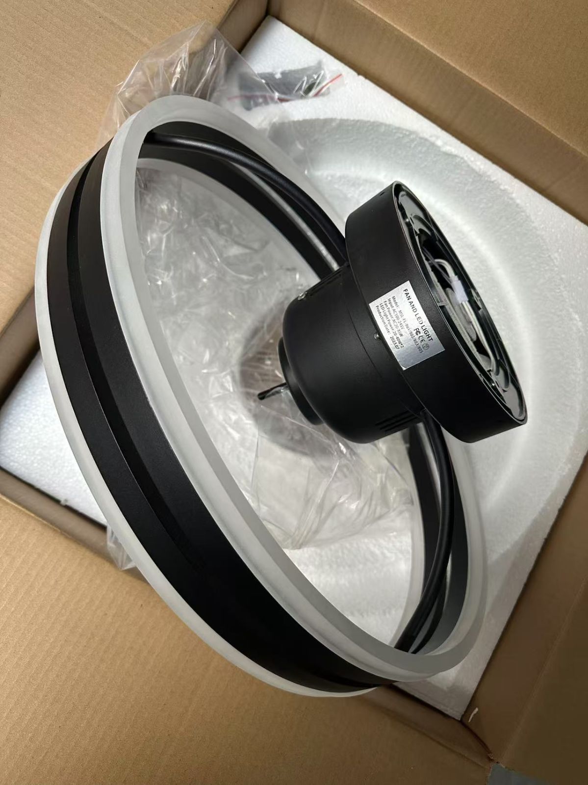 ライト・照明 【新品未使用】 シーリングファンライト シーリング 