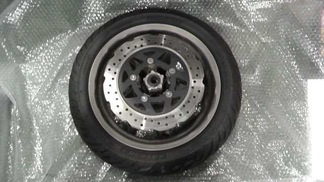 シグナス-X SR(FI) SE44J の フロントホイール タイヤ付