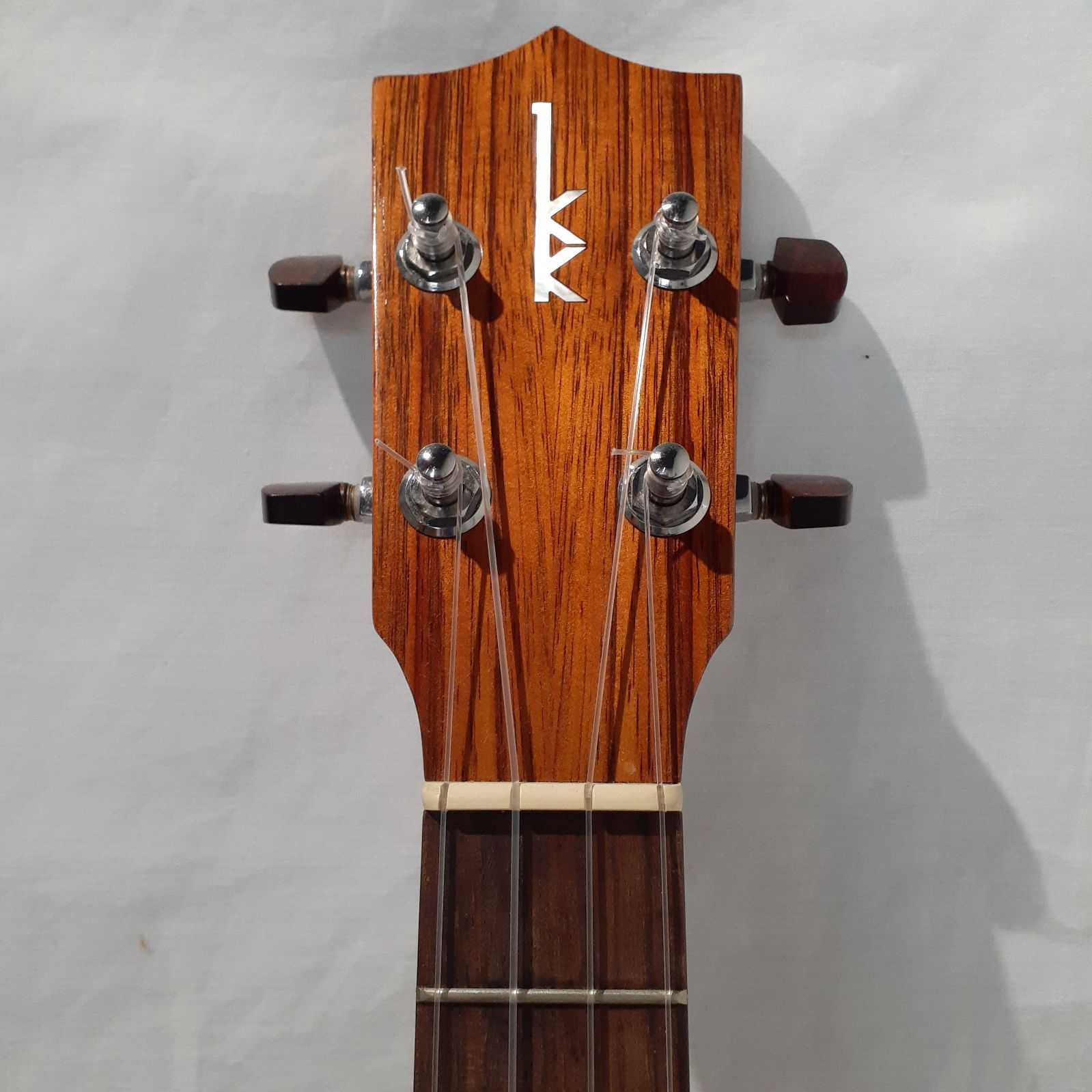 KAMAKA テナーウクレレ