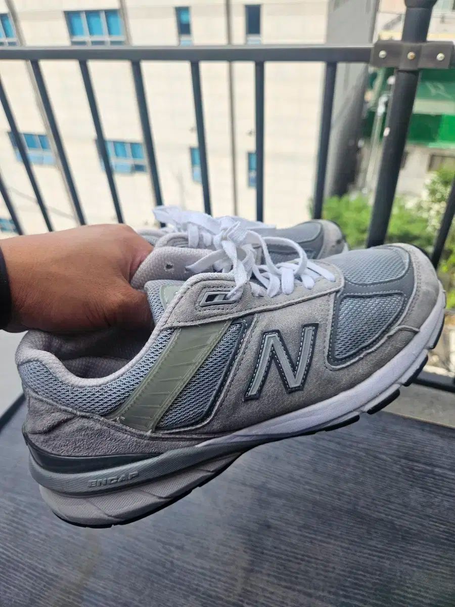 270 275 New Balance(ニューバランス) グレー 990v5 スニーカー新品