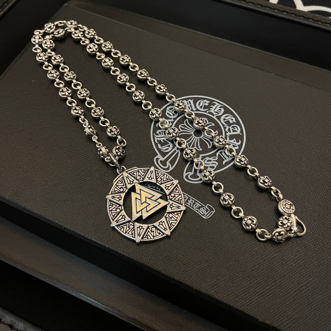 【新品未使用】クロムハーツ（Chrome Hearts）トライバルシールドペンダント ネックレス シルバー