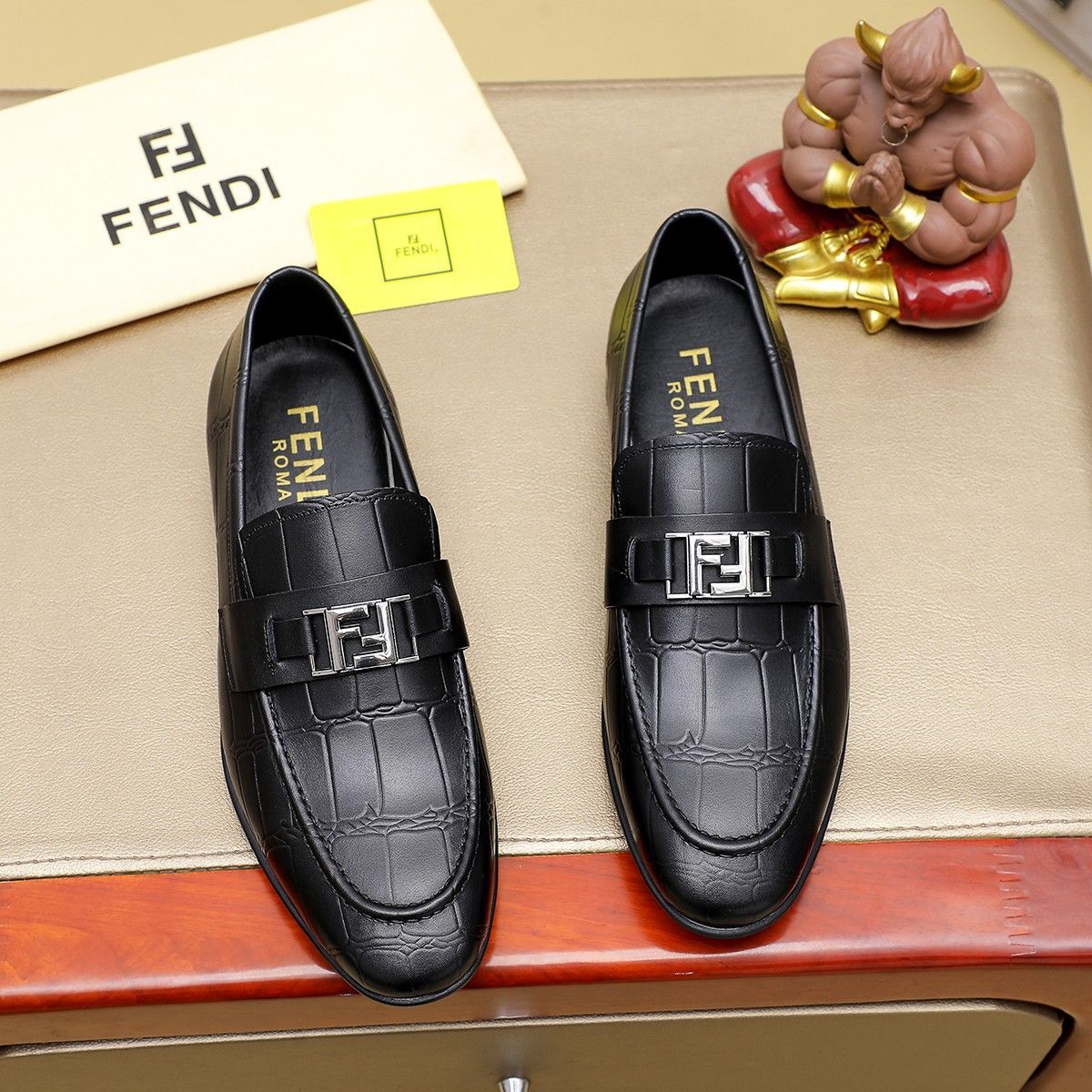 FENDI フェンディ クラシック メンズ スリッポン シューズ