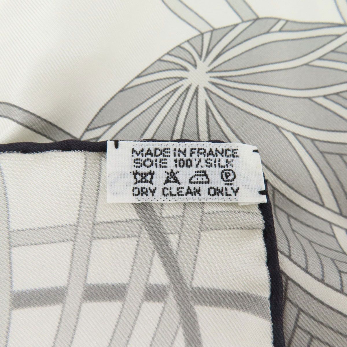 エルメス カレ90 手毬の宇宙 シルクスカーフ 【公式通販】