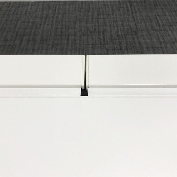 オカムラ ホワイト