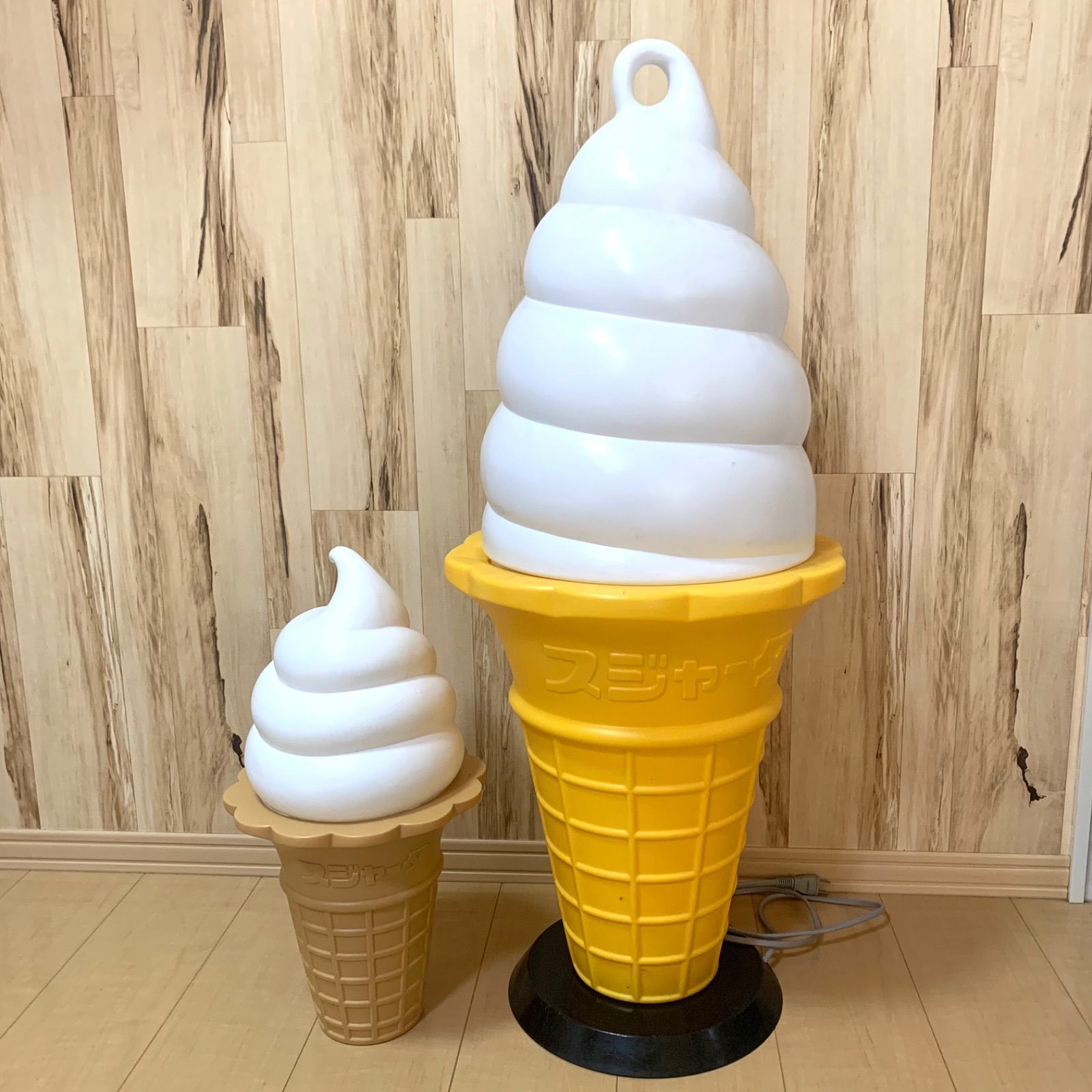 動作品 大小セット スジャータ ソフトクリーム 電飾看板 ディスプレイ|大 約97cm 小 約45cm 小さい方は光りません