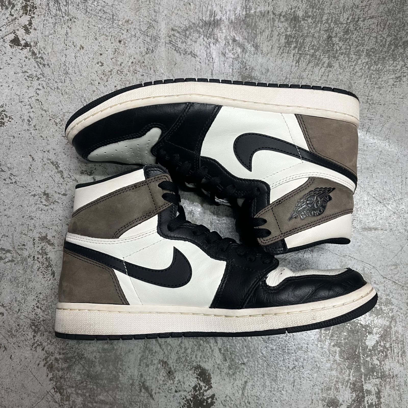 国内正規 NIKE Air Jordan 1 High OG Sail Dark Mocha Black 