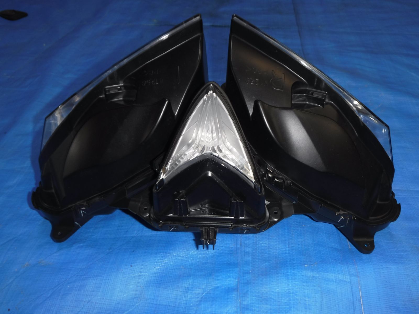 中古　YZF-R25　純正　ヘッドライト YAMAHA YZF-R25 純正 中古 ヘッドライト