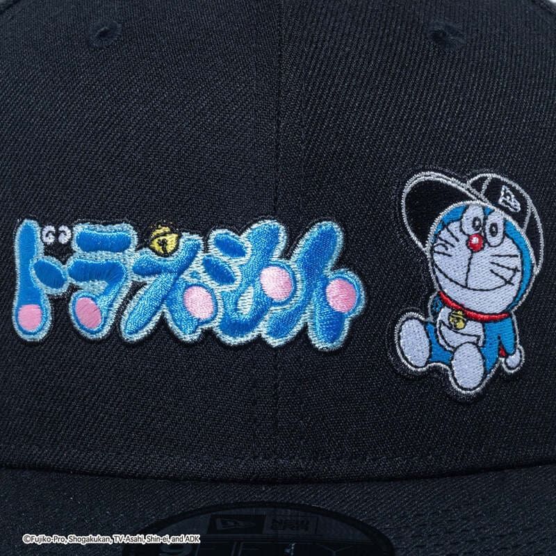 【NEW ERA 9FIFTY】男女兼用ドラえもん 『どこでもドア』刺繍キャップ キッズ Youth 9FIFTY ドラえもん ライトロイヤル ピンクアンダー
