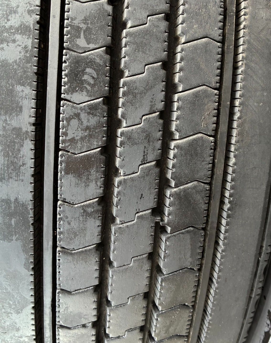 2021 2020年製 約8～9分山 ブリヂストン BRIDGESTONE R225 9R19.5 14PR 6本 h_305 FFCRYSTALESIA_COM