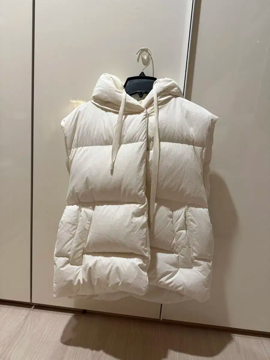 ダックダウン ダウンベスト アイボリー