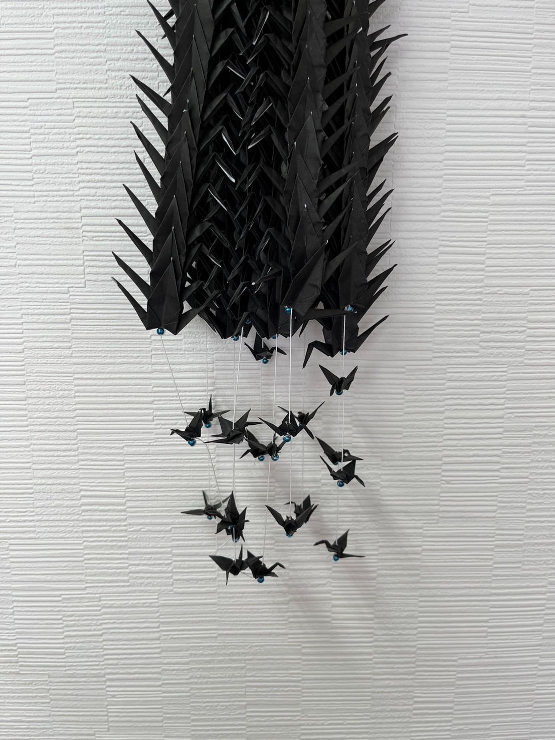 千羽鶴 (ブラック） 黒い千羽鶴完成品 - メルカリ