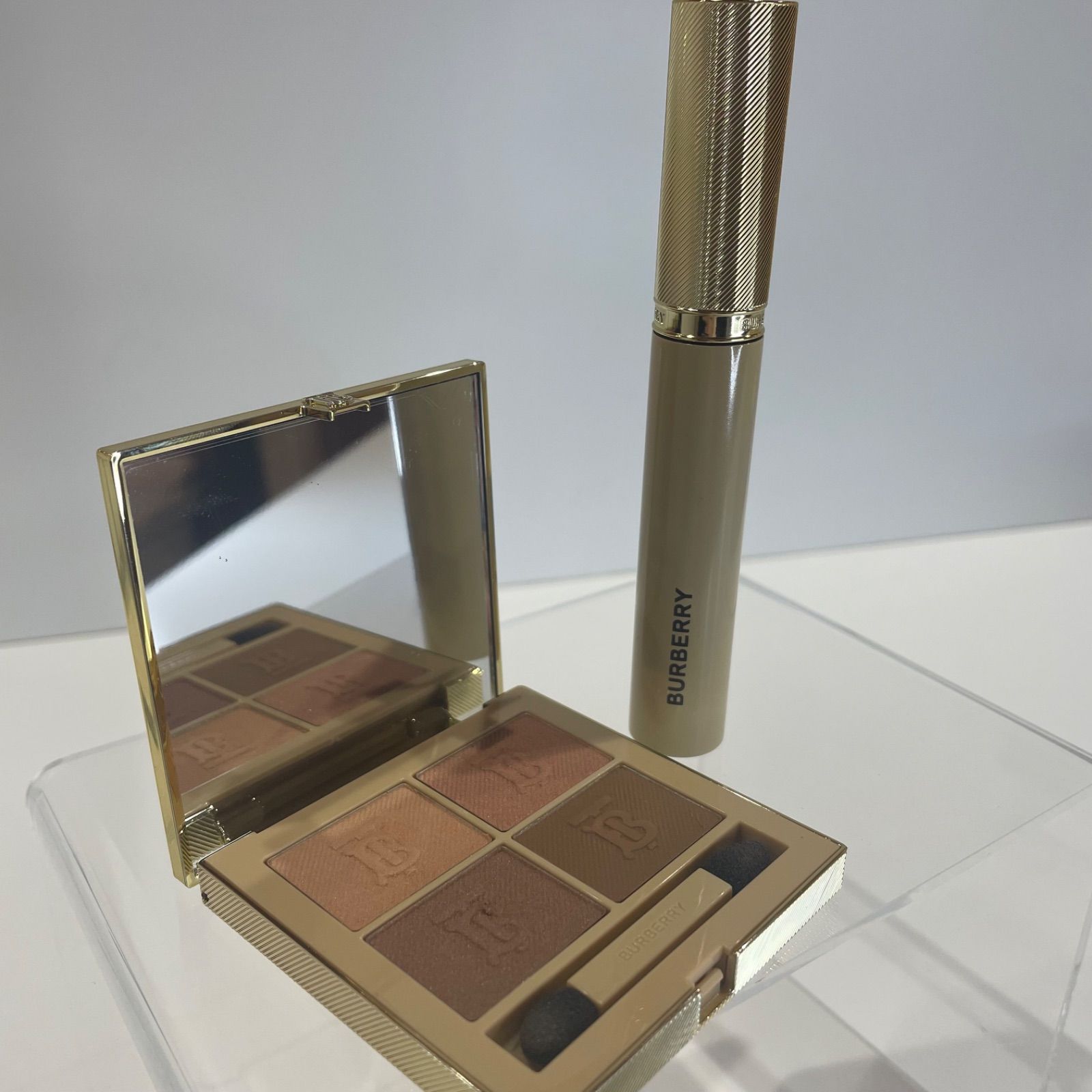BURBERRY バーバリー アイ クアッド 01 アイシャドウ＆ビヨンド ボリューム マスカラ 01 松山久万ノ台店