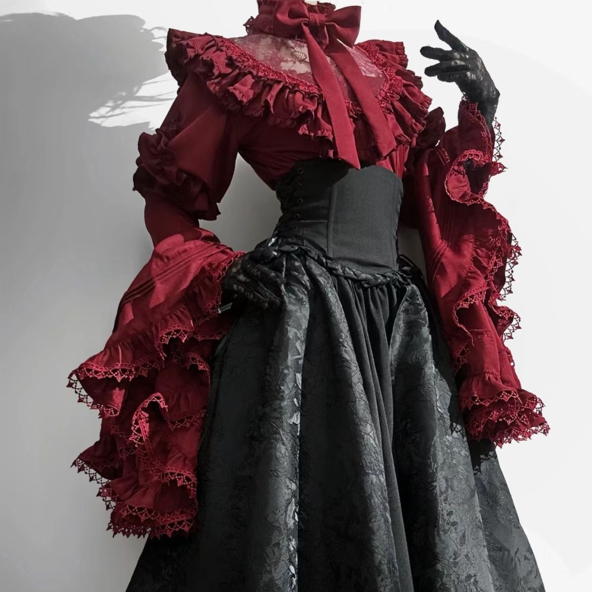 全新 Lolitaゴシックエレガント 華麗ロングスカート-姫袖ブラウスセット ブラック×レッド 豪華なプリンセスデザイン