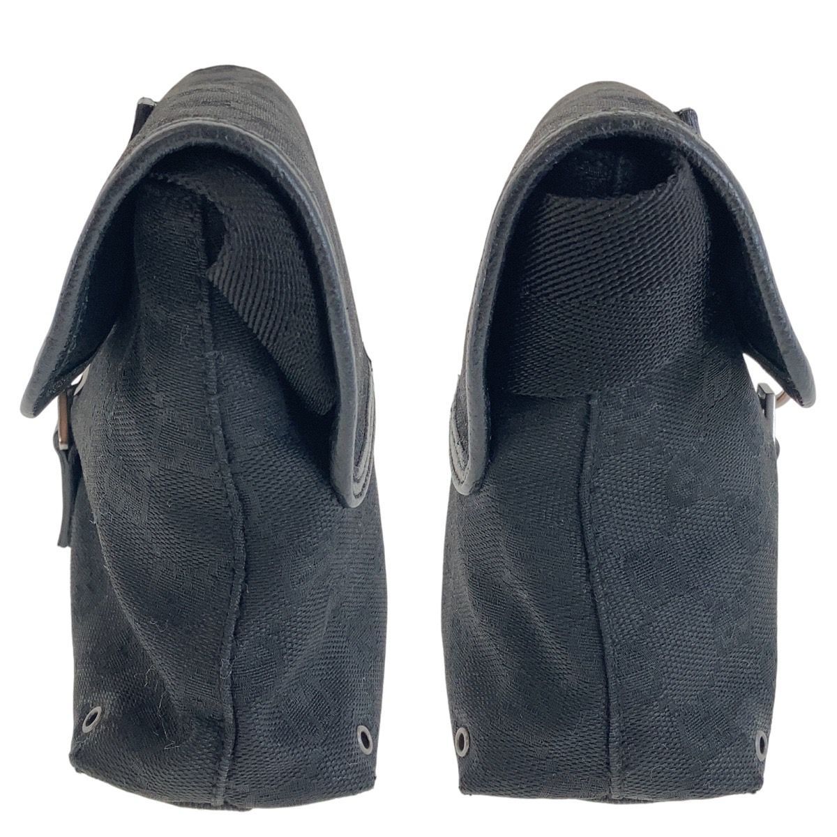 GUCCI グッチ ブラック 黒 シルバー金具 GGキャンバス 92543 ボディ