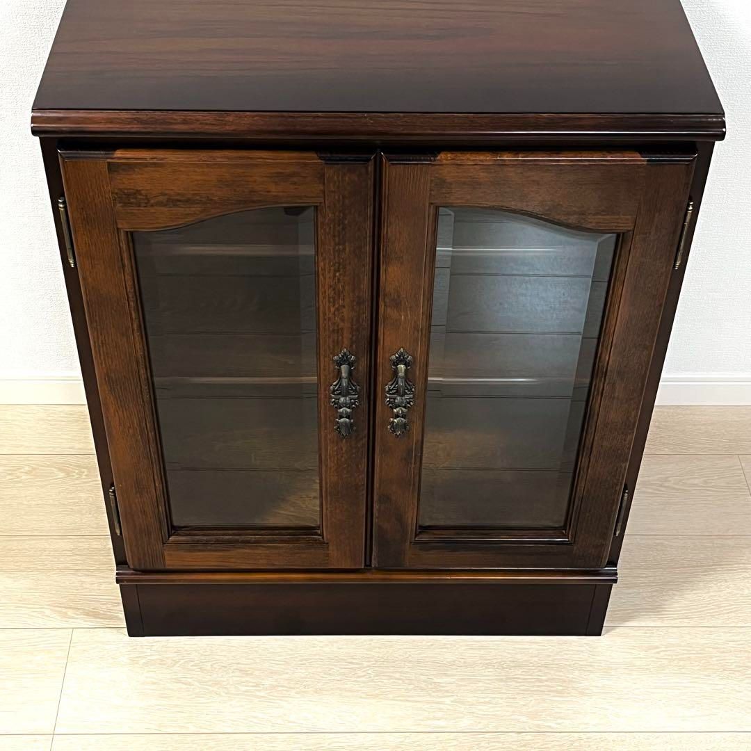 そ64 カリモク karimoku コロニアル ガラスキャビネット サイドボード リビングボード サイドキャビネット