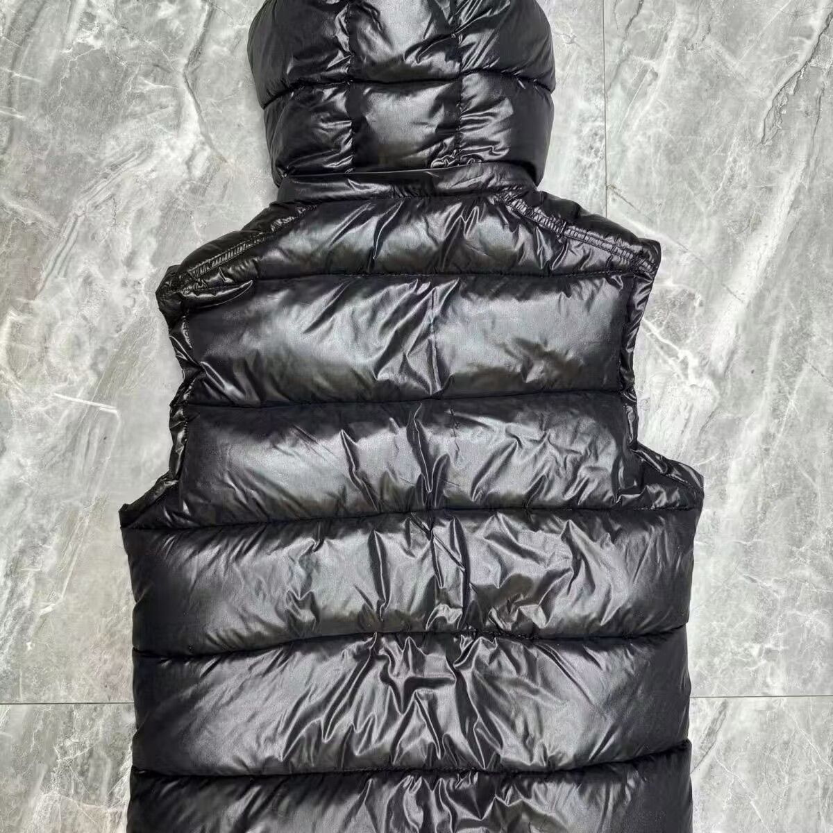 MONCLER ブラック ダウンベストGUI 人気モデル モンクレール GUI GILET