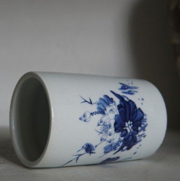 爆売り！ 新品】青花荷塘情趣陶磁筆筒 書道具 文房具 現代工芸品 美術品 工芸品