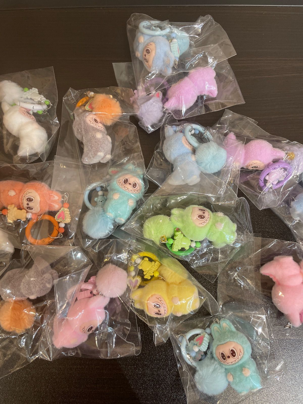 2個セット ラブブ Labubu キーホルダー ポンポン付き ミニ