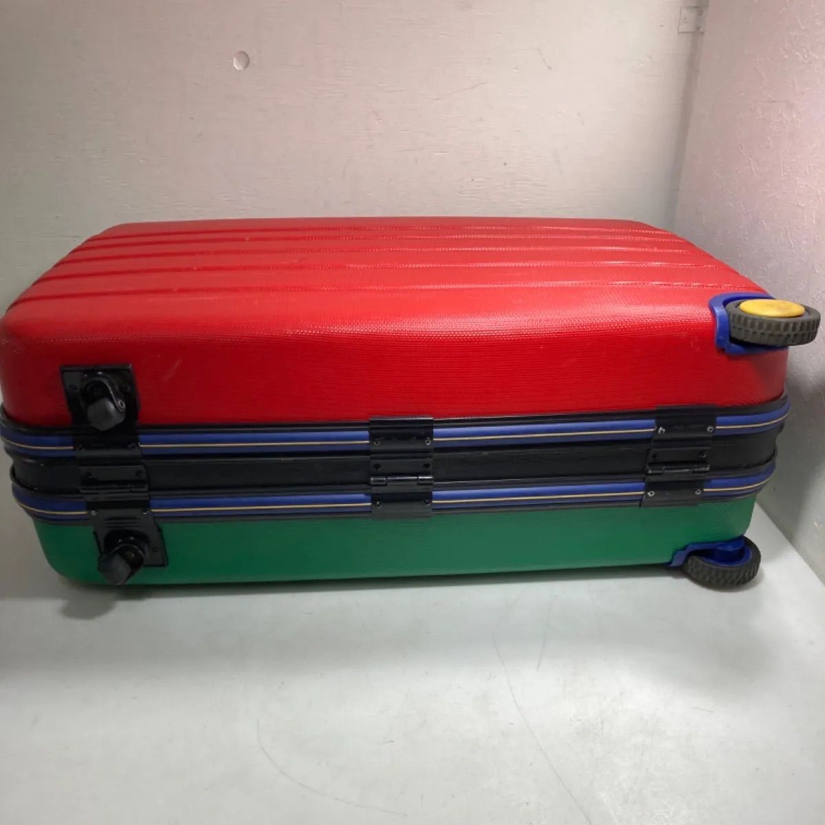 BENETTON キャリケース 美品 レトロ カラフル UNITED COLORS OF BENETTON キャリーケース スーツケース｜Yahoo