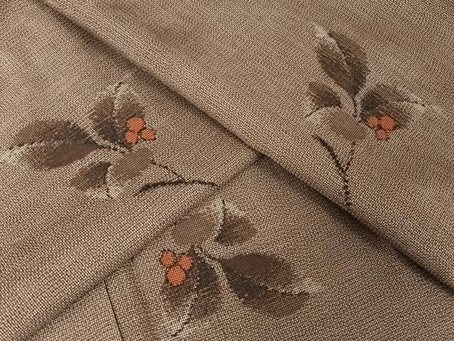 平和屋着物○本場大島紬 白大島 9マルキ 花蝶文 田畑織物謹製