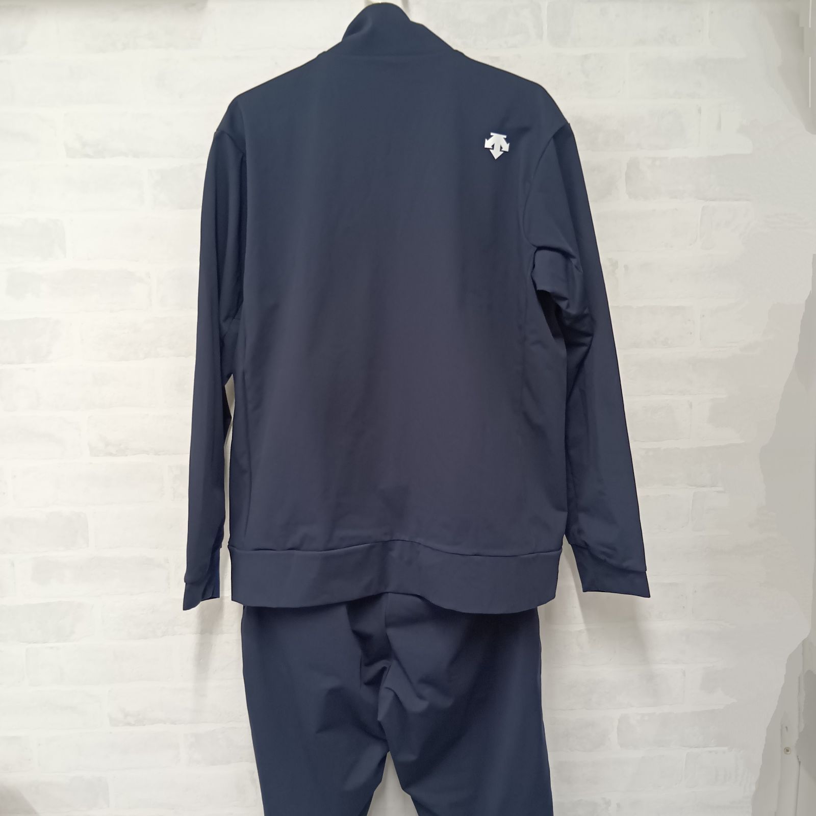 DESCENTE ネイビー 長袖トレーナー Mサイズ DESCENTE ネイビー 長袖トレーナー Mサイズ - メルカリ