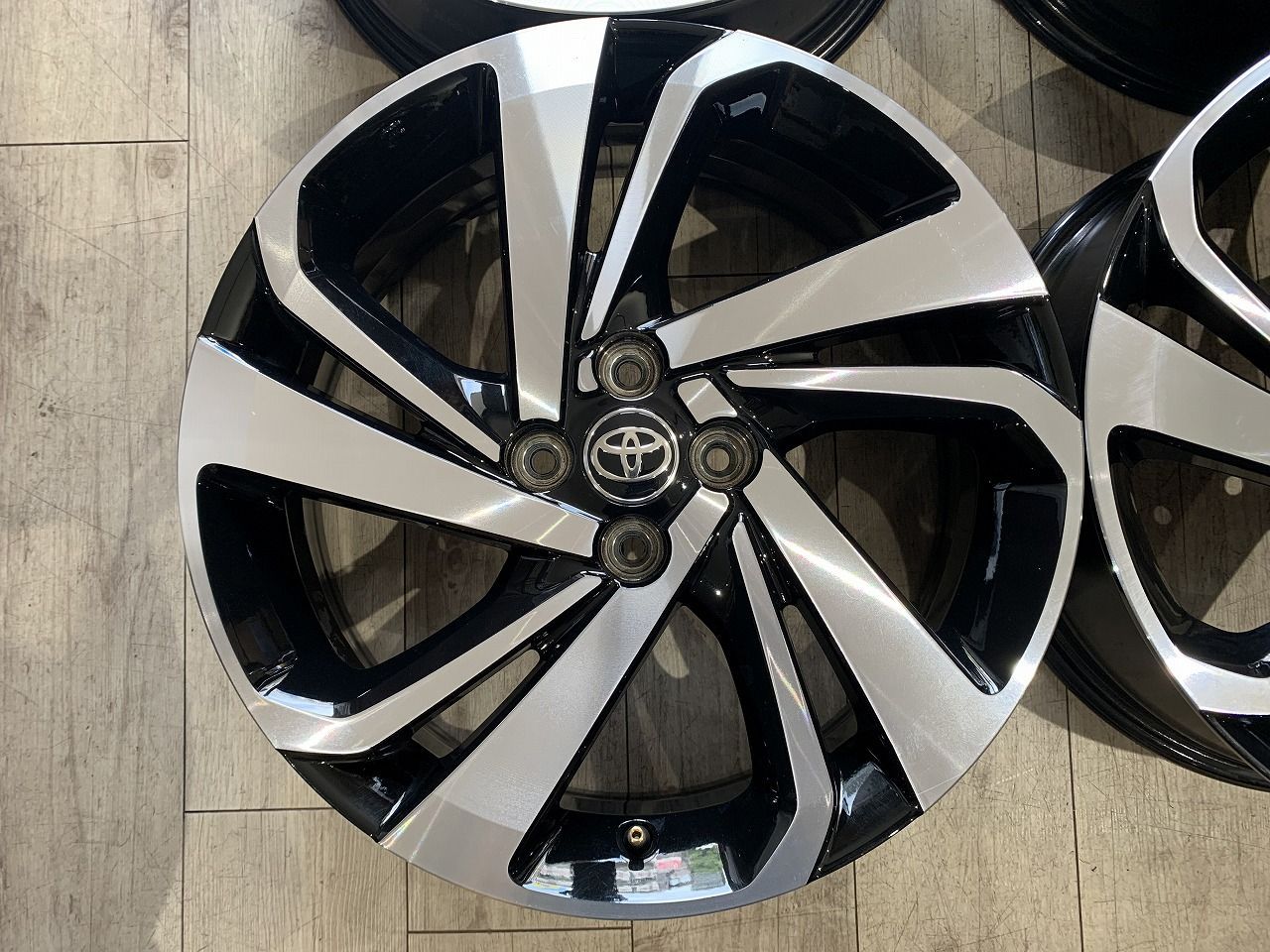 16×6J　4穴　トヨタライズ/ダイハツロッキー 16×6J 4穴 トヨタライズ/ダイハツロッキー 16×6J 4穴 トヨタライズ/