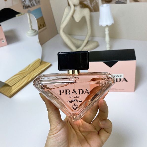 期間限定価格PRADA PARADOXE オードパルファム 30ml プラダ パラドックス オーデパルファム｜プラダ ビューティ公式