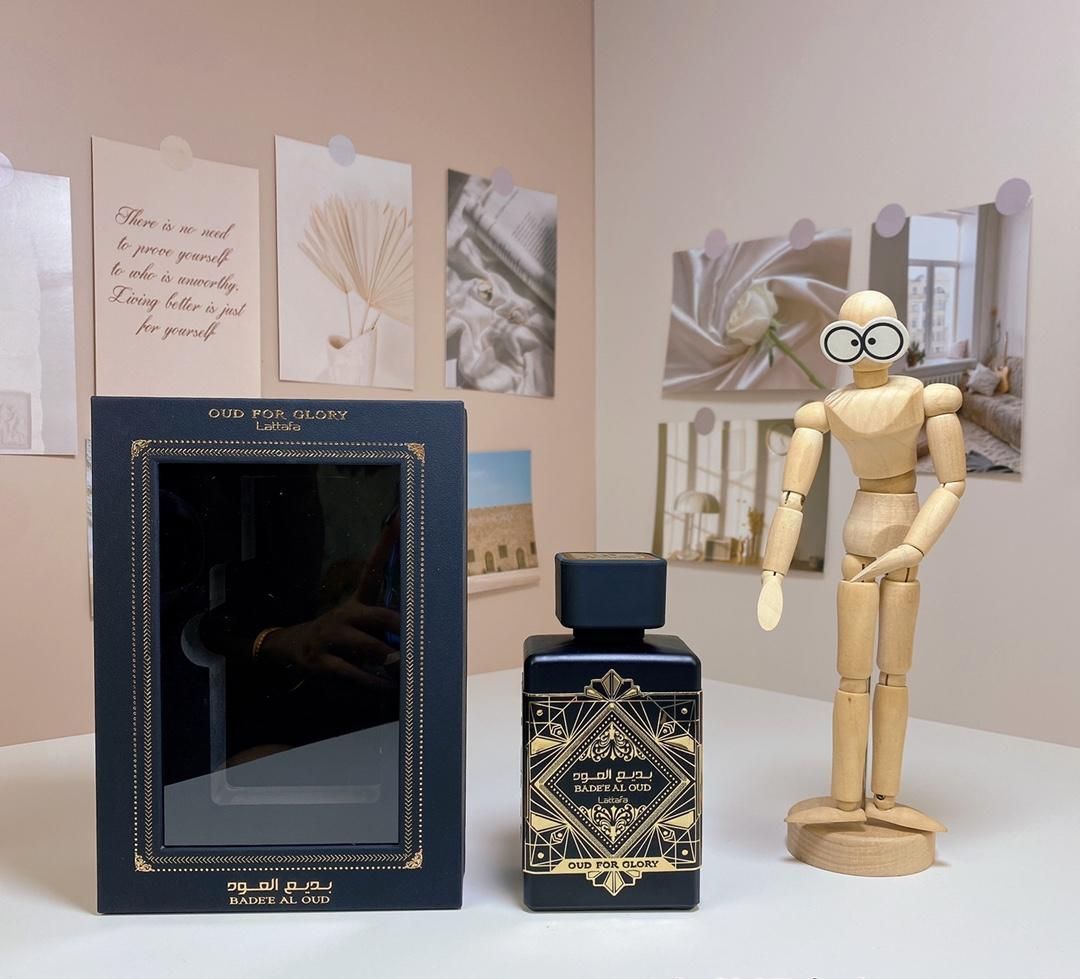 新品未開封 Bade'e Al Oud Oud for Gloryl 香水 レディース/メンズ  100ml ユニセックス