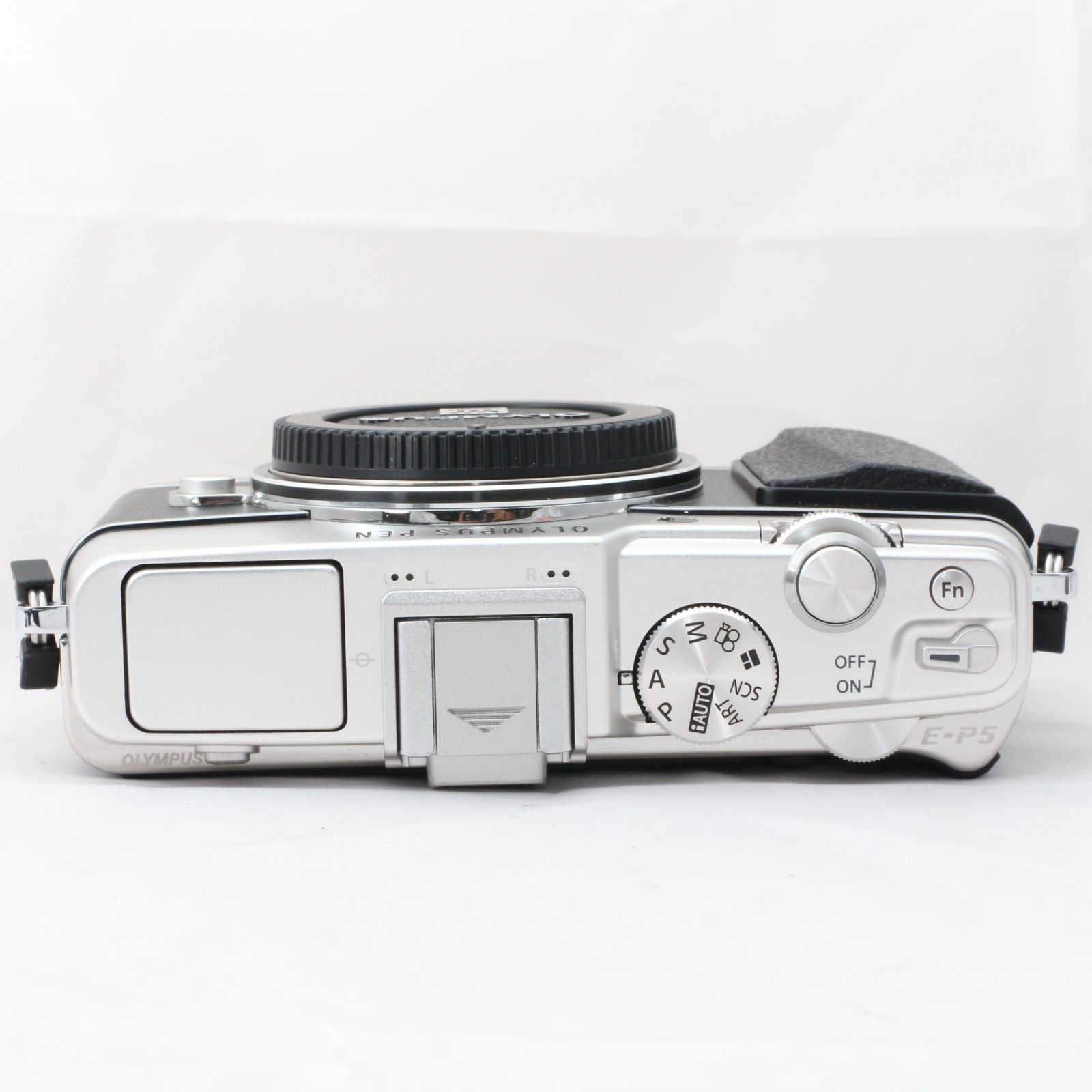 級 ショット数3088回 バッテリー2点付 OLYMPUS オリンパス ミラーレス一眼 PEN E P 5 ボディ シルバー BODY SLV 4233
