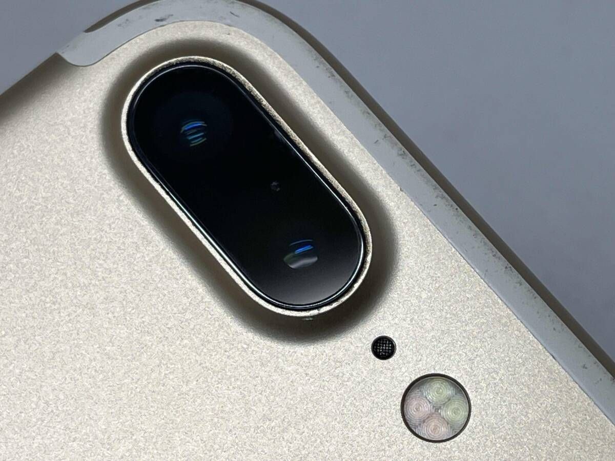 美品◎SIMロック（docomo） iPhone7Plus 128GBドコモ backend=imagemagick;version=1;