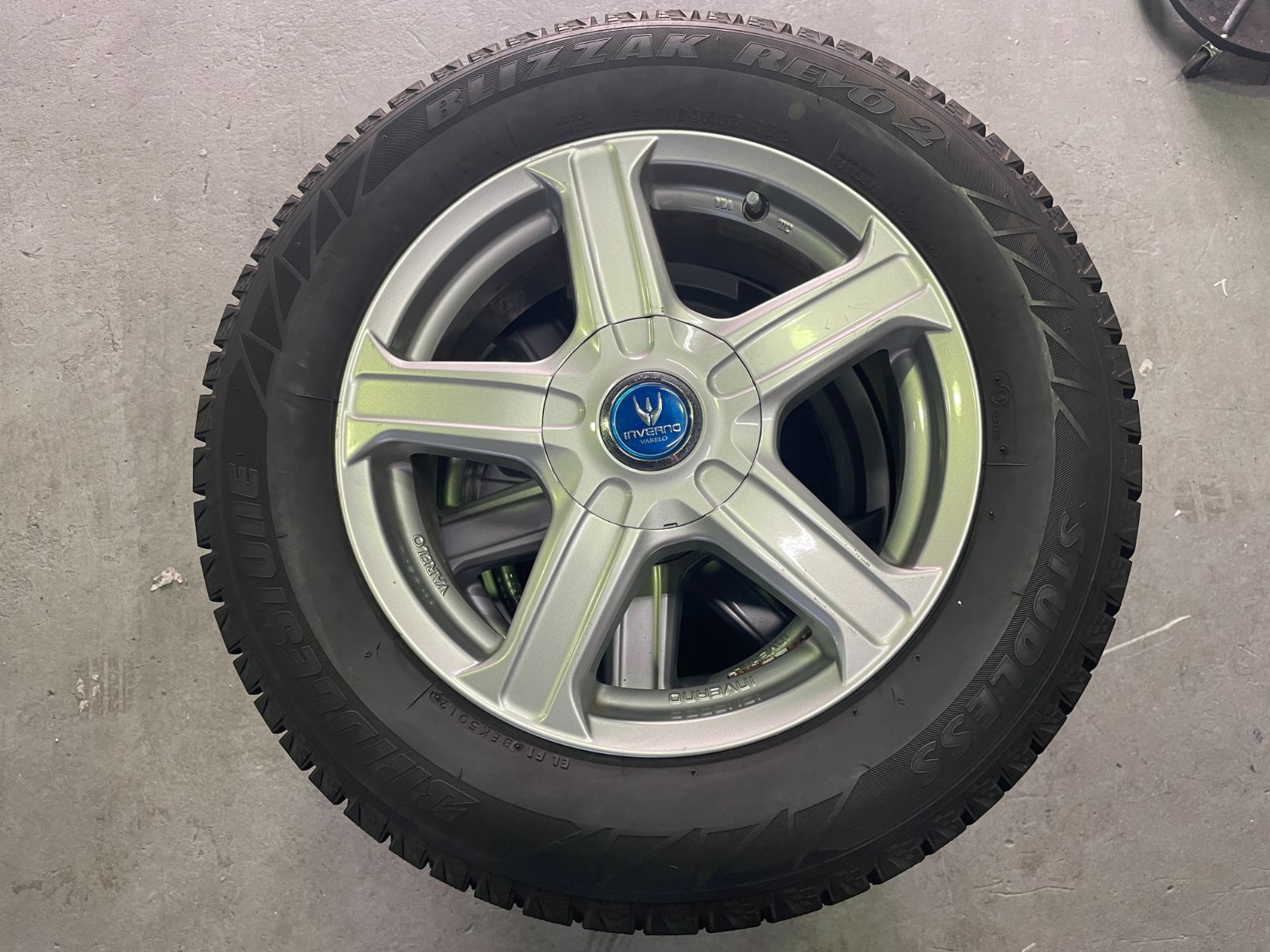 オデッセイ エスティマ等に! ブリヂストン REVO 2 215 60 R 16 2012年製 社外アルミ x 6 5 J 5穴 スタッドレス 4本セット 営業所止め発送 ･ 除く